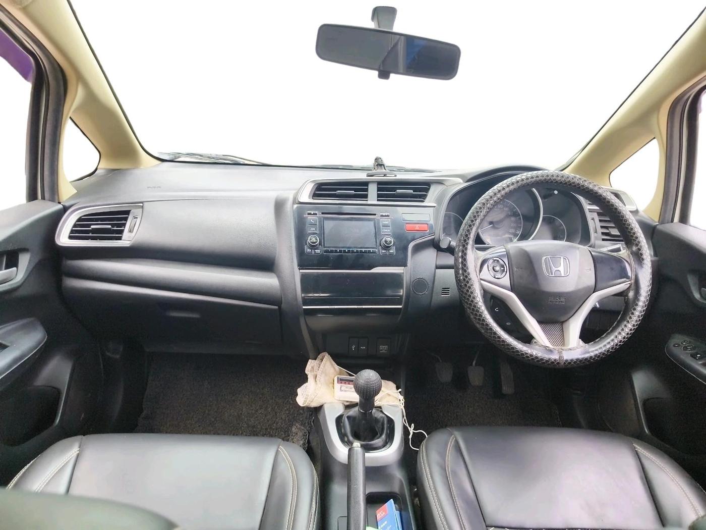 2015 Honda Jazz 1.5L I-DTEC V, Diesel, Manual, 90,194 km, interior
