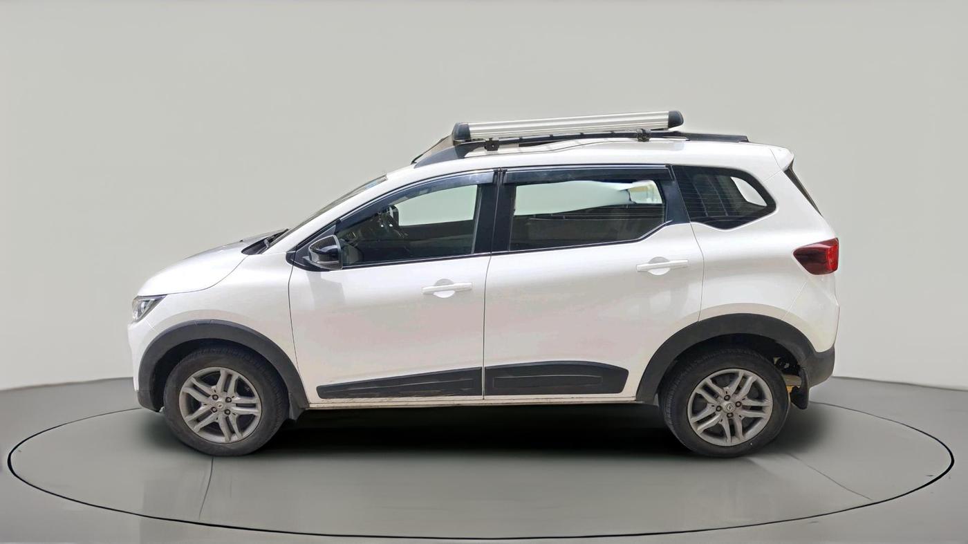 2022 Renault TRIBER RXZ AMT, Petrol, Automatic, 43,704 km, exterior