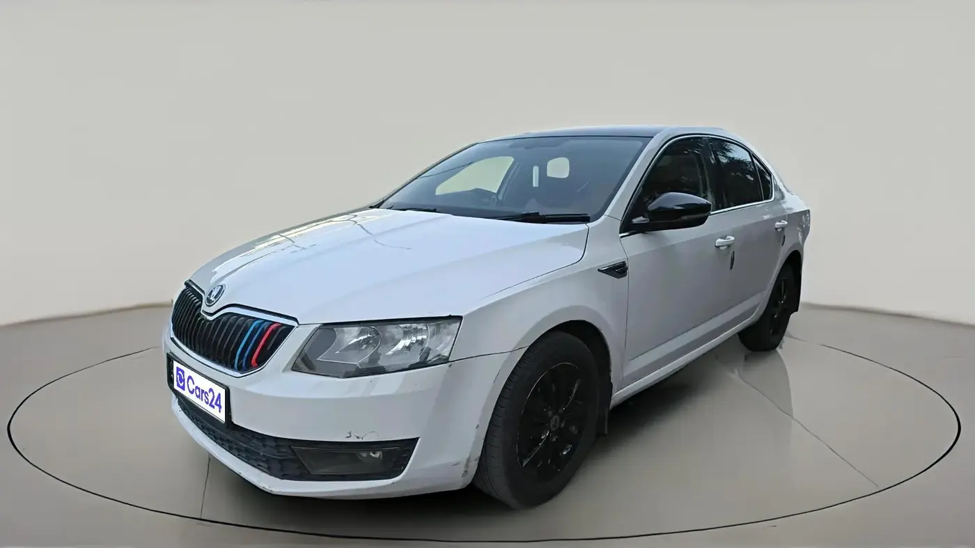 2014 Skoda Octavia AMBITION 2.0 TDI AT, Diesel, Automatic, 1,07,021 km, exterior