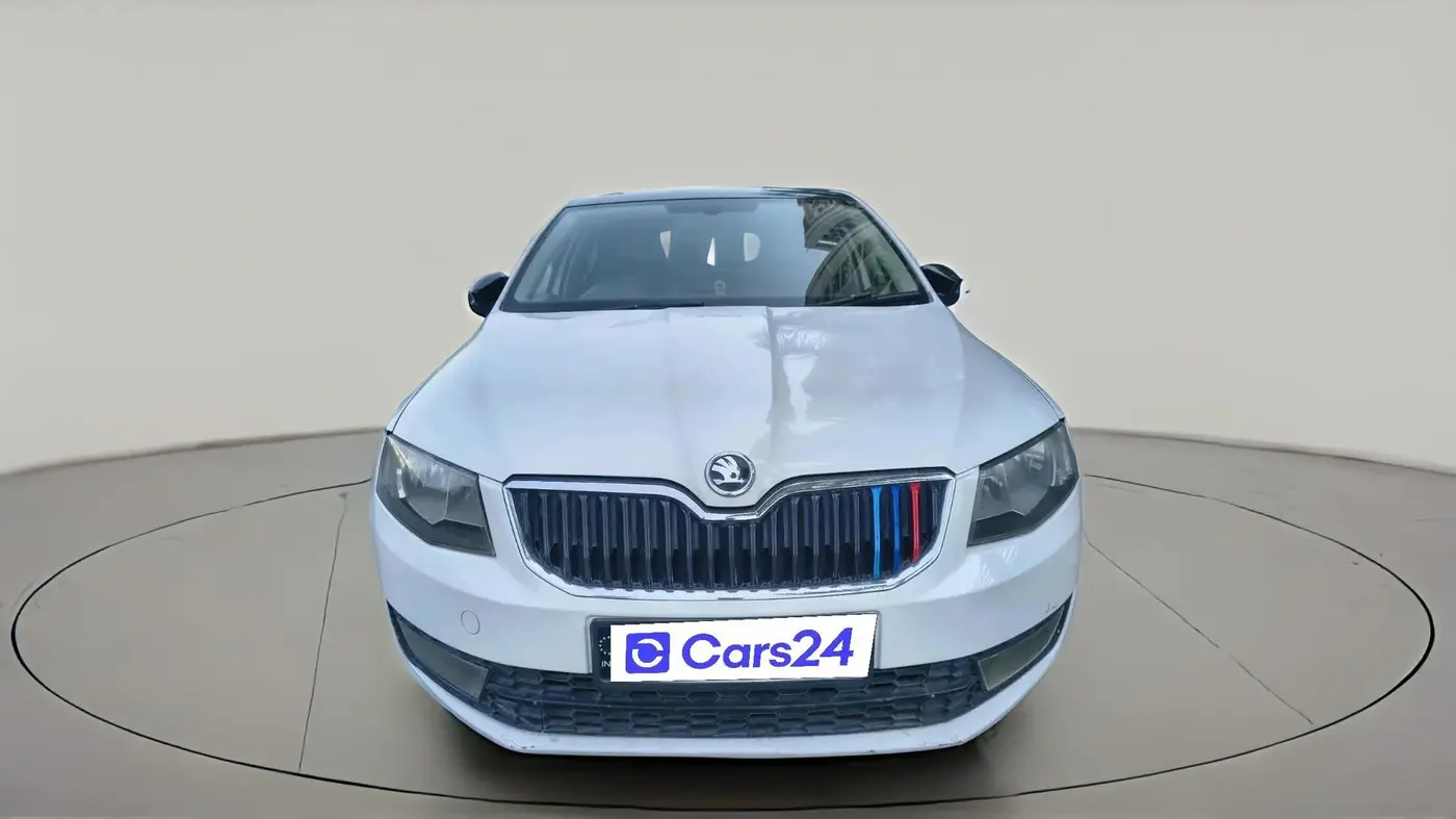 2014 Skoda Octavia AMBITION 2.0 TDI AT, Diesel, Automatic, 1,07,021 km, exterior