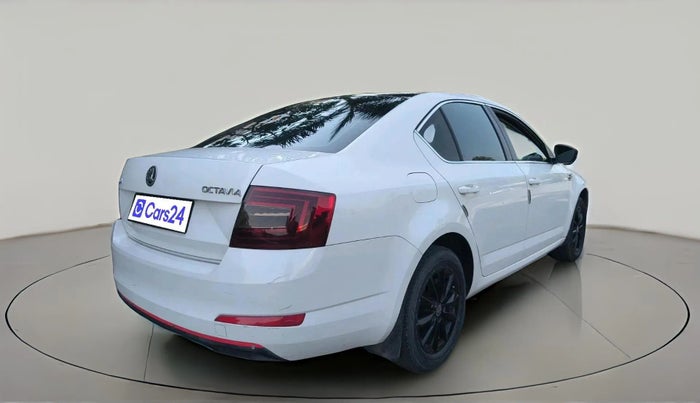 2014 Skoda Octavia AMBITION 2.0 TDI AT, Diesel, Automatic, 1,07,021 km, exterior