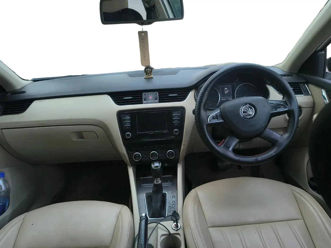 2014 Skoda Octavia AMBITION 2.0 TDI AT, Diesel, Automatic, 1,07,021 km, interior