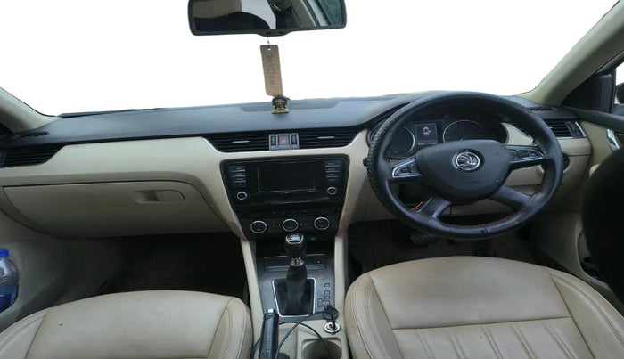 2014 Skoda Octavia AMBITION 2.0 TDI AT, Diesel, Automatic, 1,07,021 km, interior