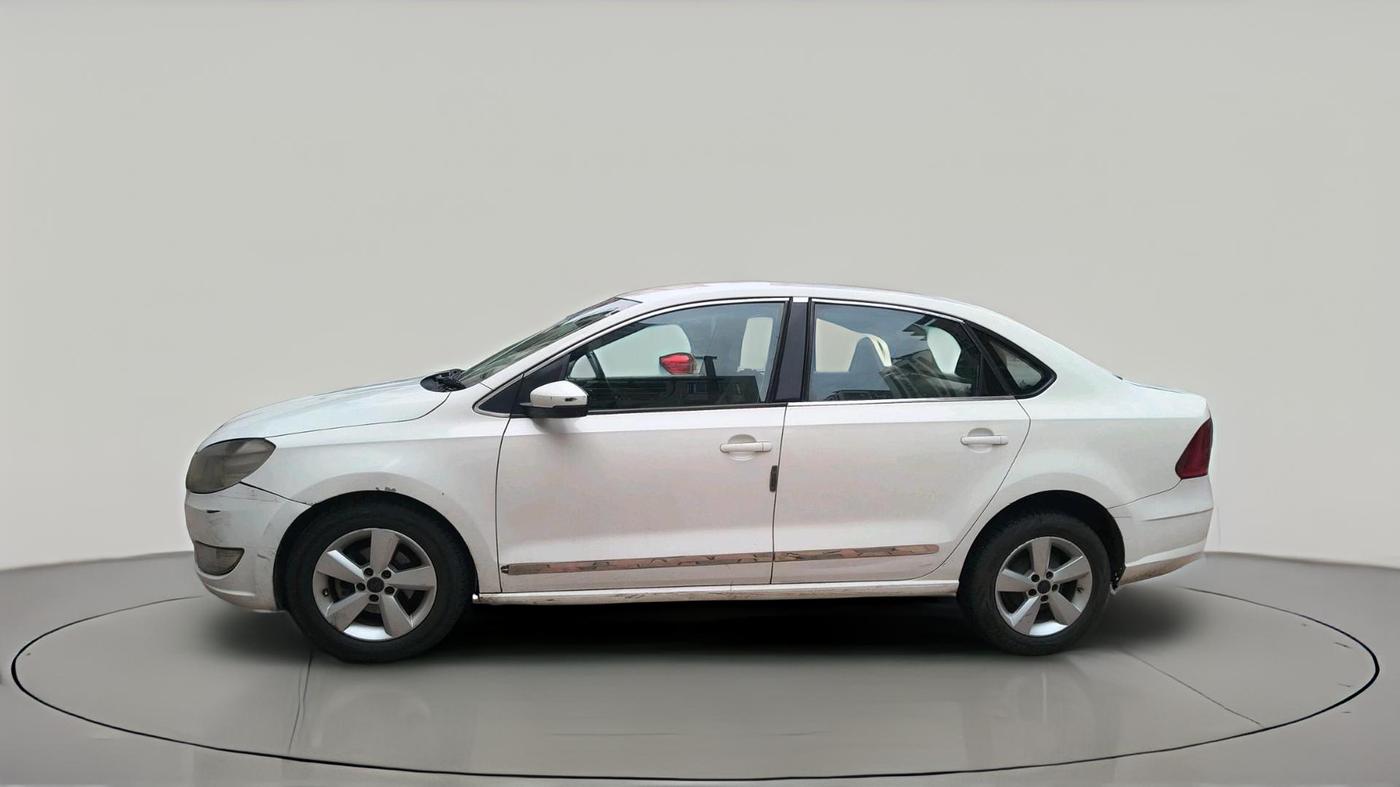 2016 Skoda Rapid 1.5 TDI CR STYLE PLUS AT, Diesel, Automatic, 2,37,867 km, exterior