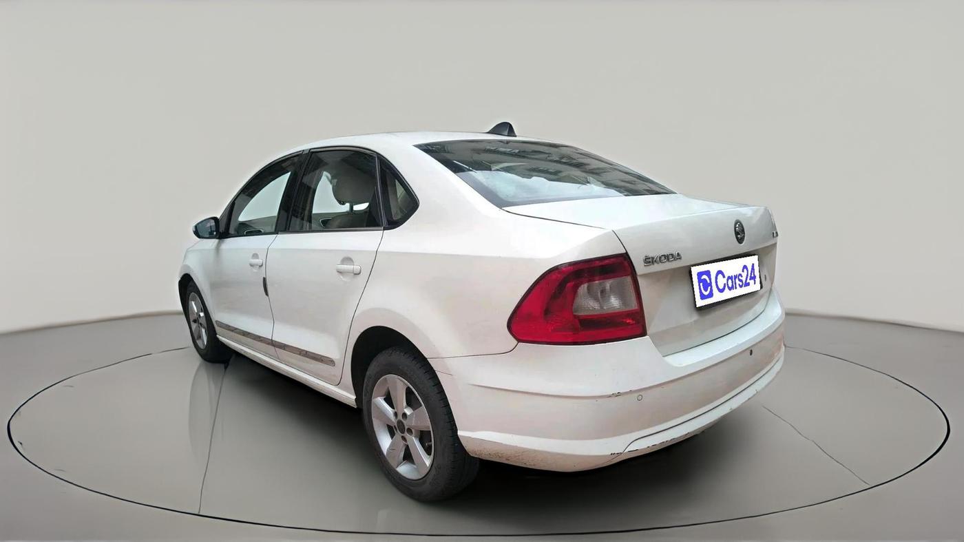 2016 Skoda Rapid 1.5 TDI CR STYLE PLUS AT, Diesel, Automatic, 2,37,867 km, exterior