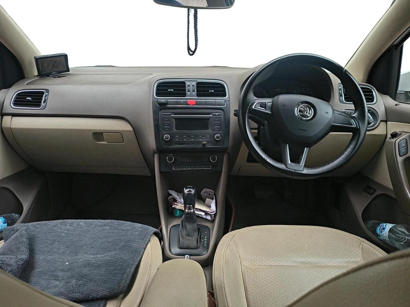 2016 Skoda Rapid 1.5 TDI CR STYLE PLUS AT, Diesel, Automatic, 2,37,867 km, interior