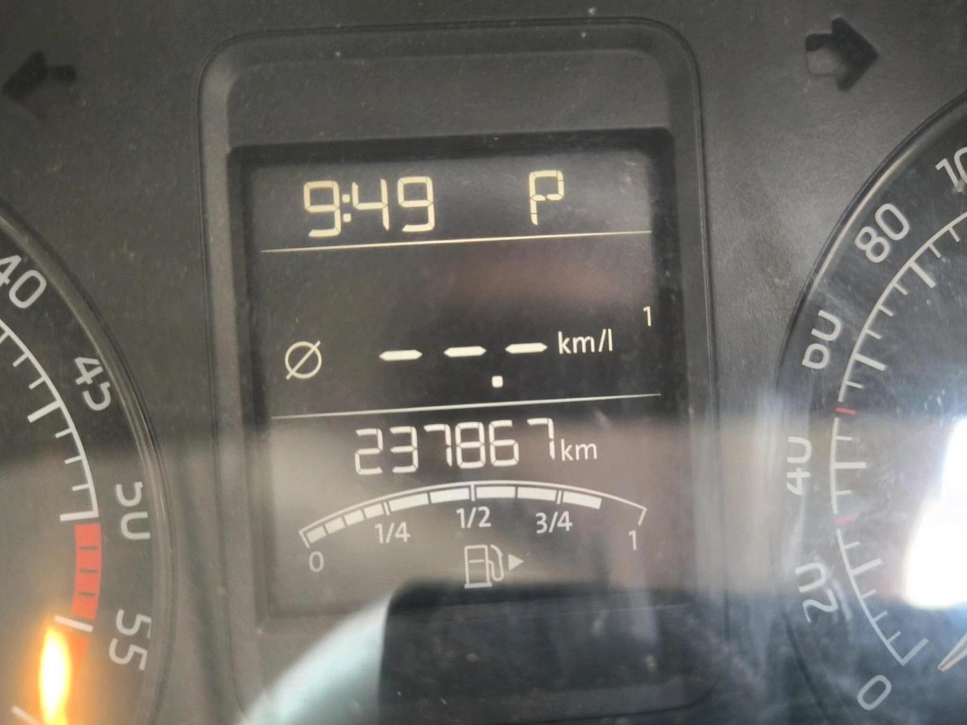 2016 Skoda Rapid 1.5 TDI CR STYLE PLUS AT, Diesel, Automatic, 2,37,867 km, interior