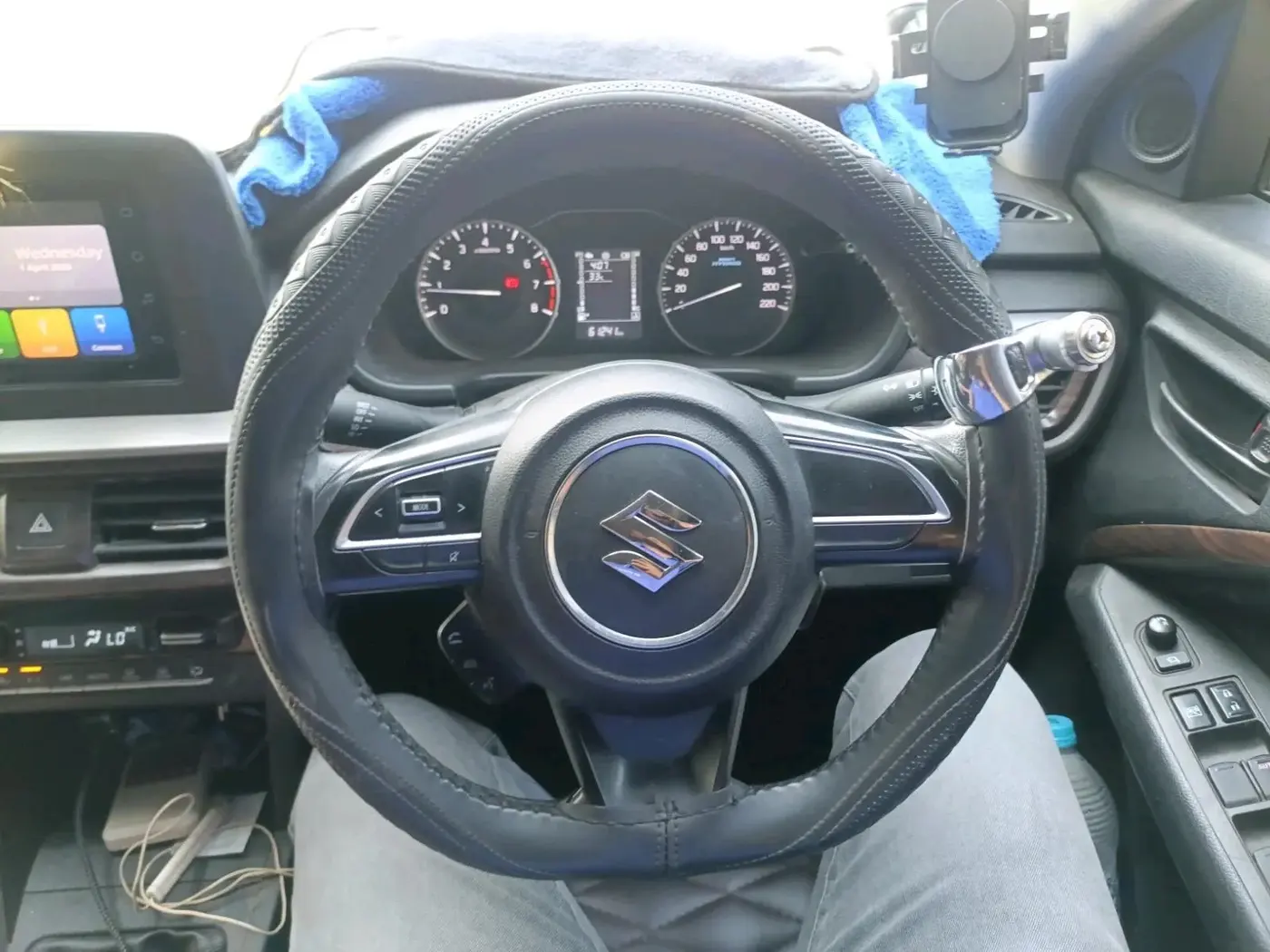 2022 Maruti BREZZA VXI SMART HYBRID, Petrol, Manual, 61,241 km, interior