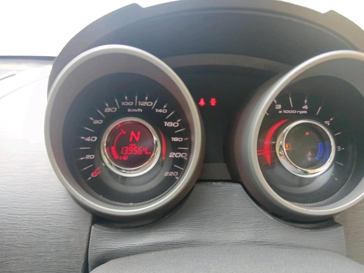 2014 Mahindra XUV500 W8, Diesel, Manual, 1,39,564 km, interior