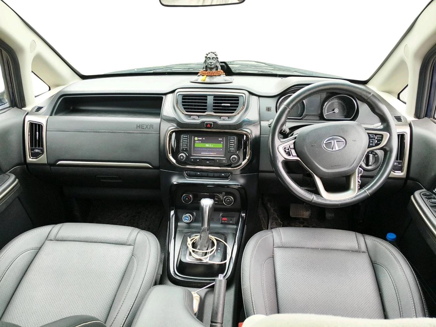 2018 Tata Hexa XTA 4X2 7 STR, Diesel, Automatic, 63,662 km, interior