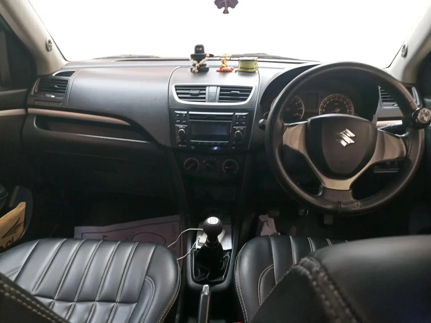 2014 Maruti Swift VXI, Petrol, Manual, 1,01,878 km, interior
