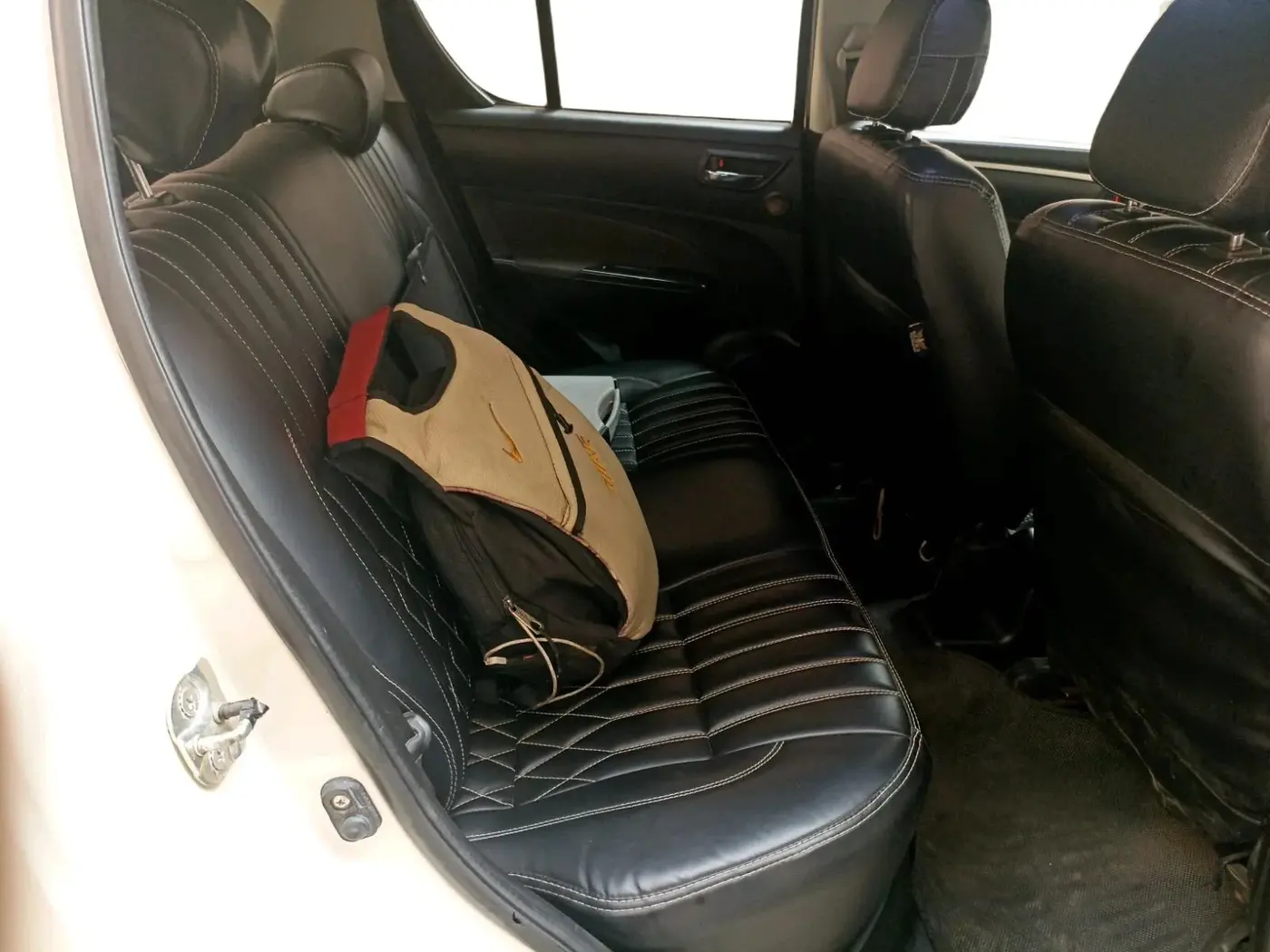 2014 Maruti Swift VXI, Petrol, Manual, 1,01,878 km, interior
