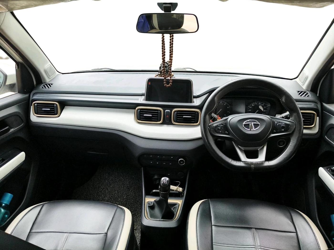 2022 Tata PUNCH ACCOMPLISHED MT, CNG, Manual, 61,110 km, interior