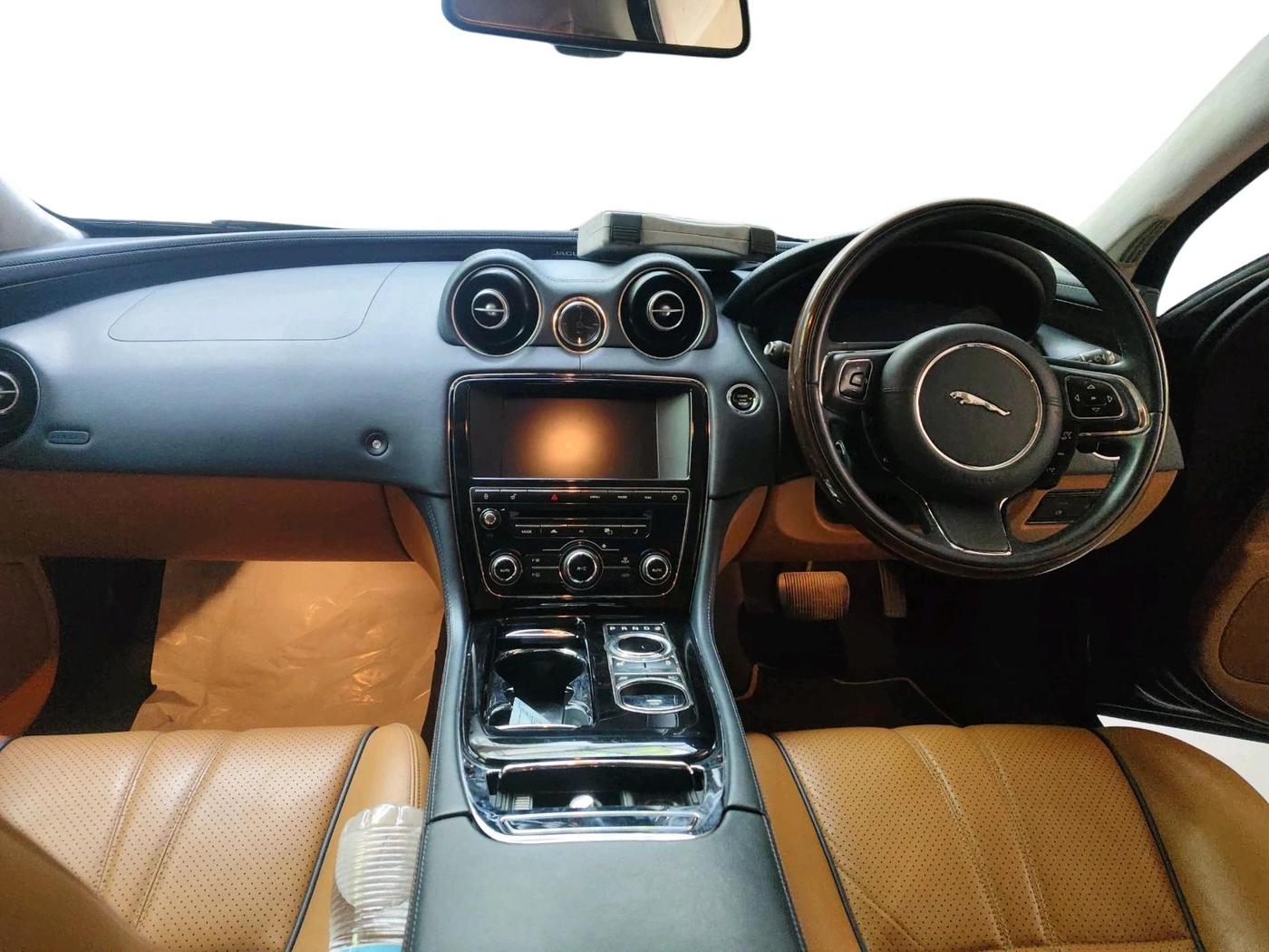 2014 Jaguar XJ L  3.0 Diesel , Diesel, Automatic, 36,076 km, interior