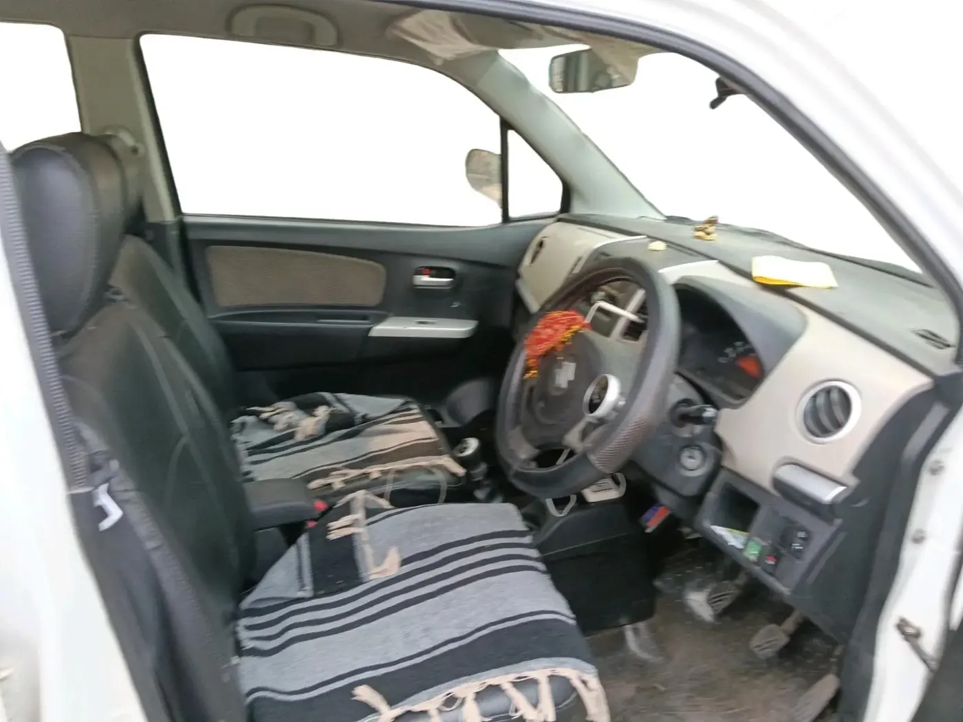 2016 Maruti Wagon R 1.0 LXI, CNG, Manual, 70,290 km, interior