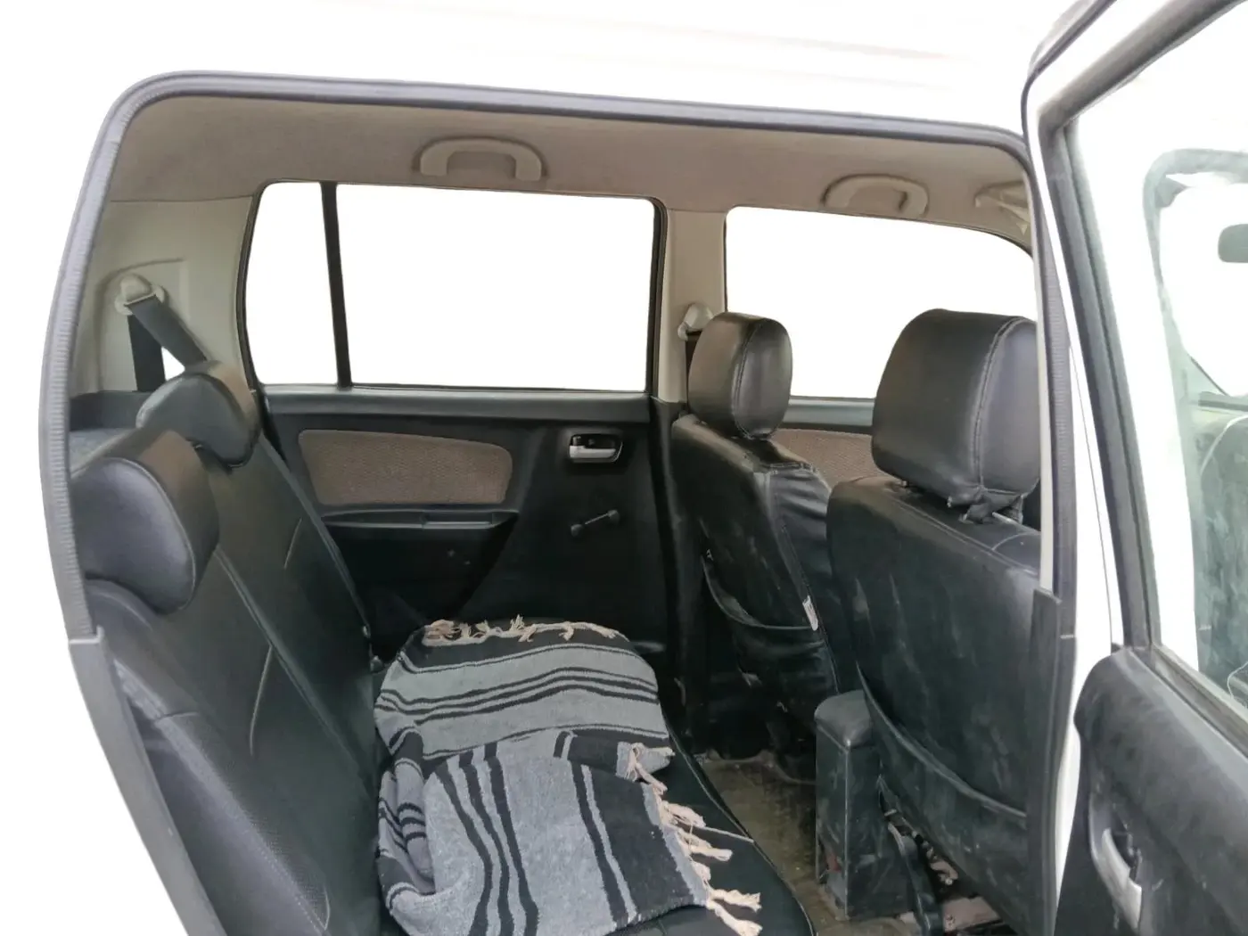 2016 Maruti Wagon R 1.0 LXI, CNG, Manual, 70,290 km, interior