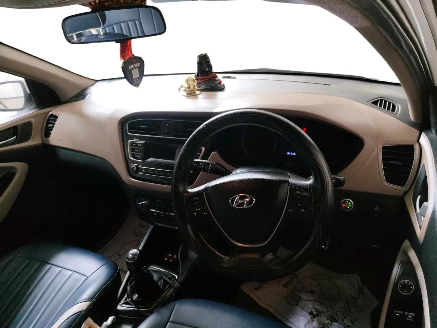 2019 Hyundai Elite i20 MAGNA PLUS 1.2, CNG, Manual, 84,719 km, interior
