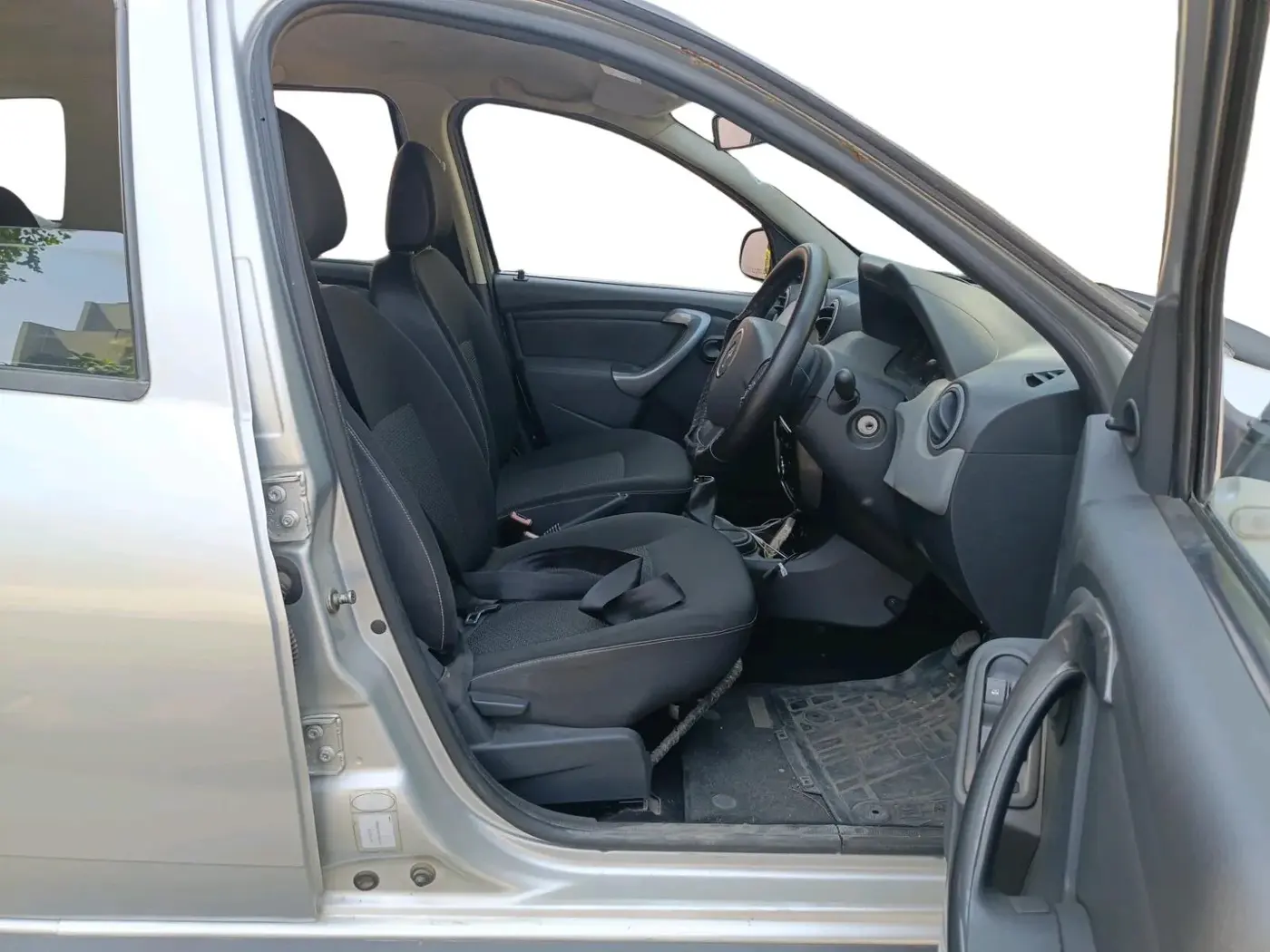 2012 Renault Duster RXE PETROL, Petrol, Manual, 34,435 km, interior