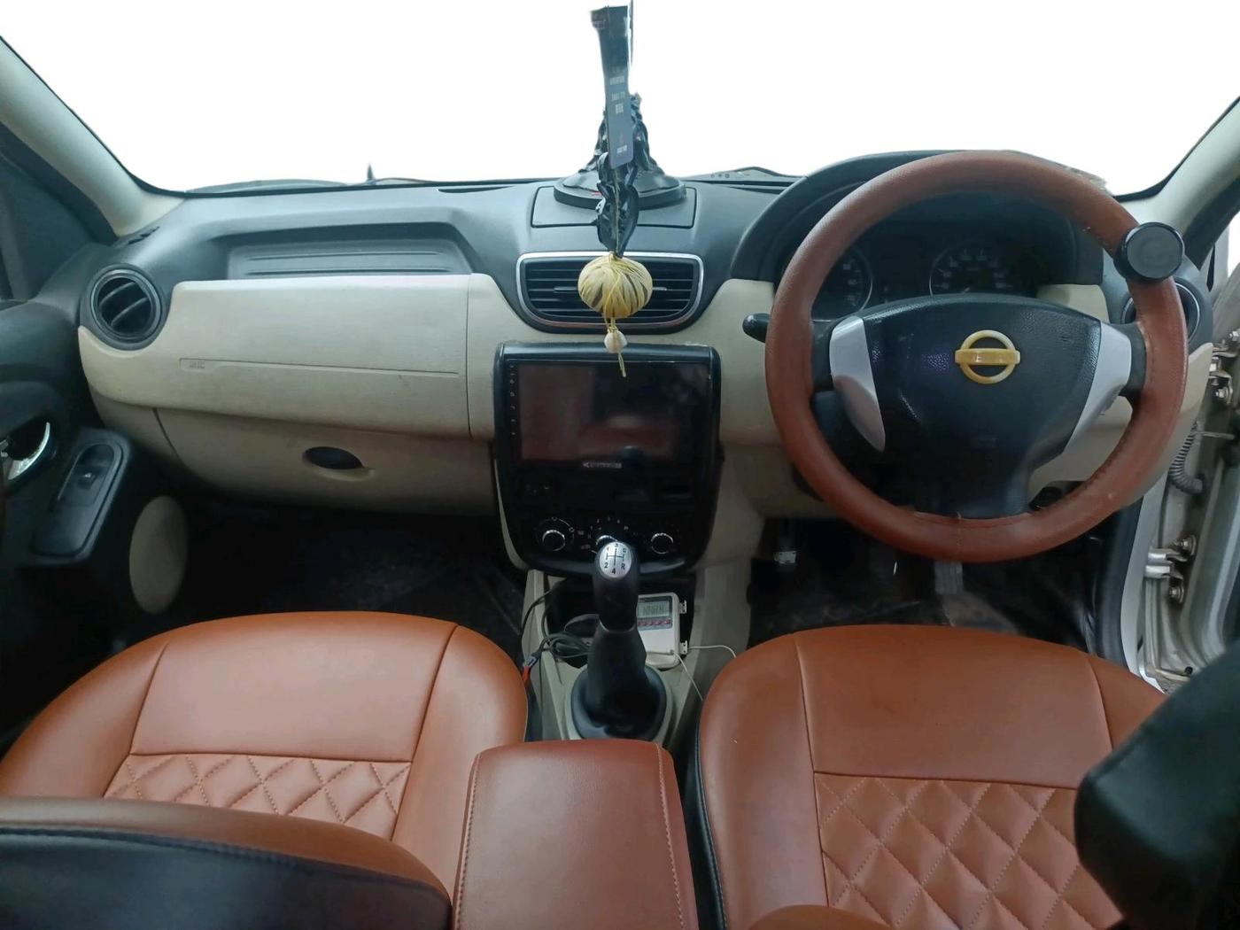 2014 Nissan Terrano XL (D), Diesel, Manual, 1,06,670 km, interior