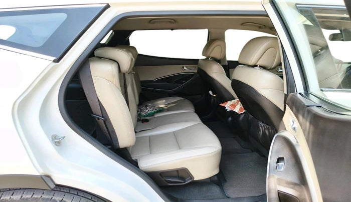 2015 Hyundai Santa Fe 2 WD AT, Diesel, Automatic, 1,25,153 km, interior