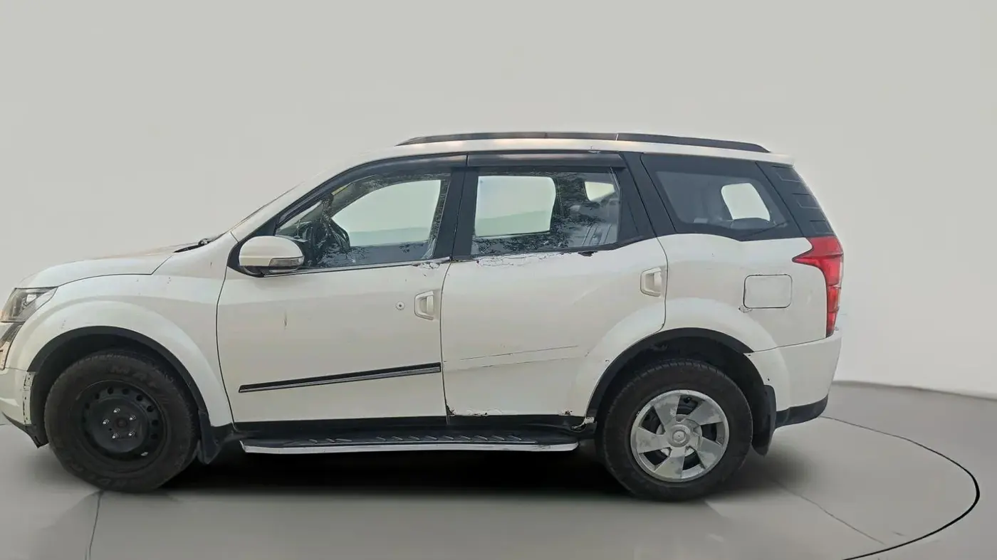 2018 Mahindra XUV500 W6, Diesel, Manual, 1,82,712 km, exterior