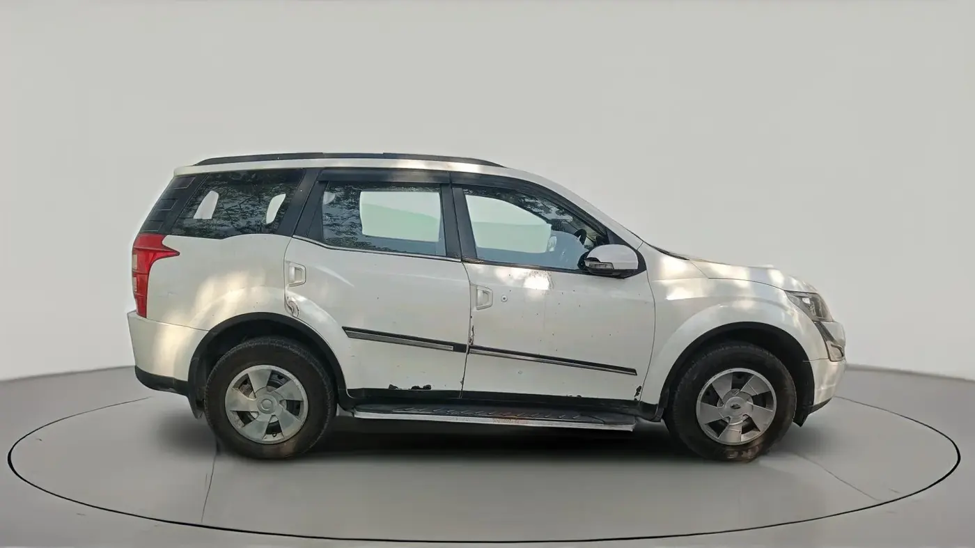 2018 Mahindra XUV500 W6, Diesel, Manual, 1,82,712 km, exterior