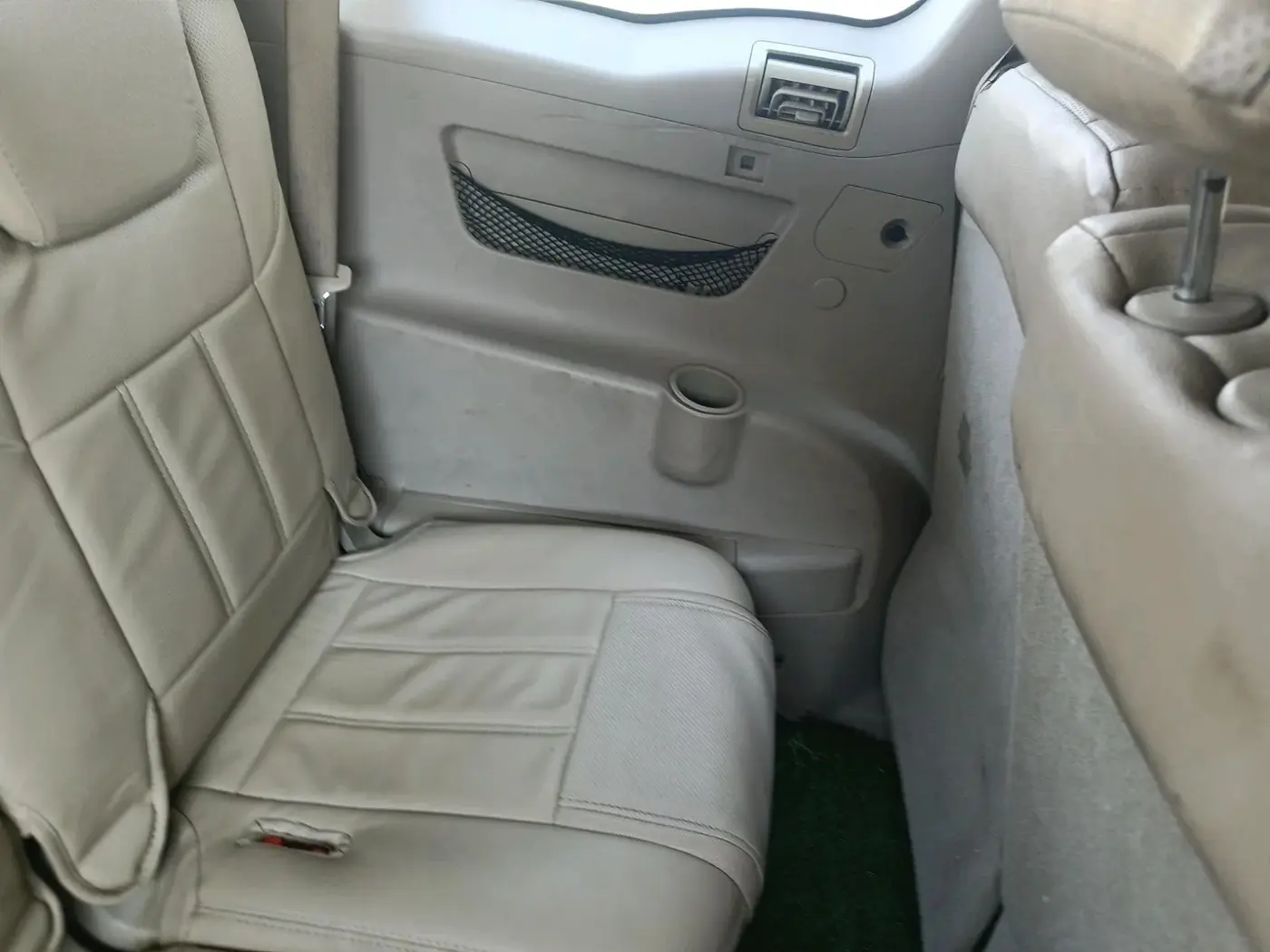 2018 Mahindra XUV500 W6, Diesel, Manual, 1,82,712 km, interior