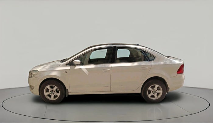 2014 Skoda Rapid AMBITION 1.6 TDI CR MT, Diesel, Manual, 79,289 km, exterior