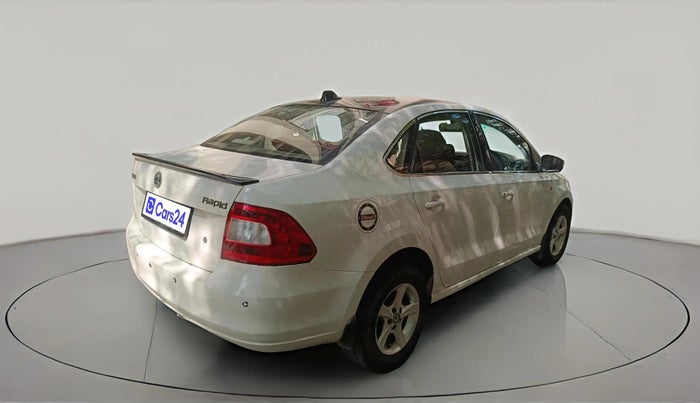 2014 Skoda Rapid AMBITION 1.6 TDI CR MT, Diesel, Manual, 79,289 km, exterior