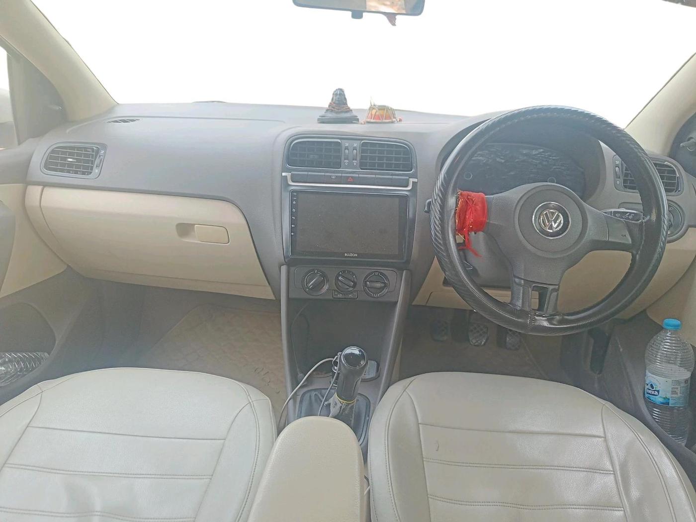 2011 Volkswagen Vento TRENDLINE DIESEL 1.6, Diesel, Manual, 1,22,243 km, interior