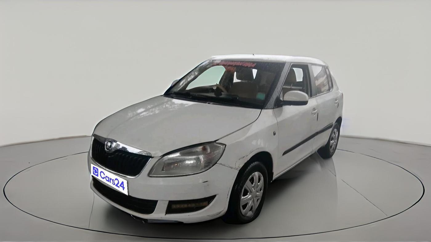 2011 Skoda Fabia AMBITION 1.2 TDI, Diesel, Manual, 1,17,555 km, exterior