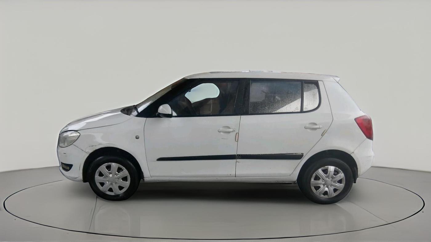 2011 Skoda Fabia AMBITION 1.2 TDI, Diesel, Manual, 1,17,555 km, exterior