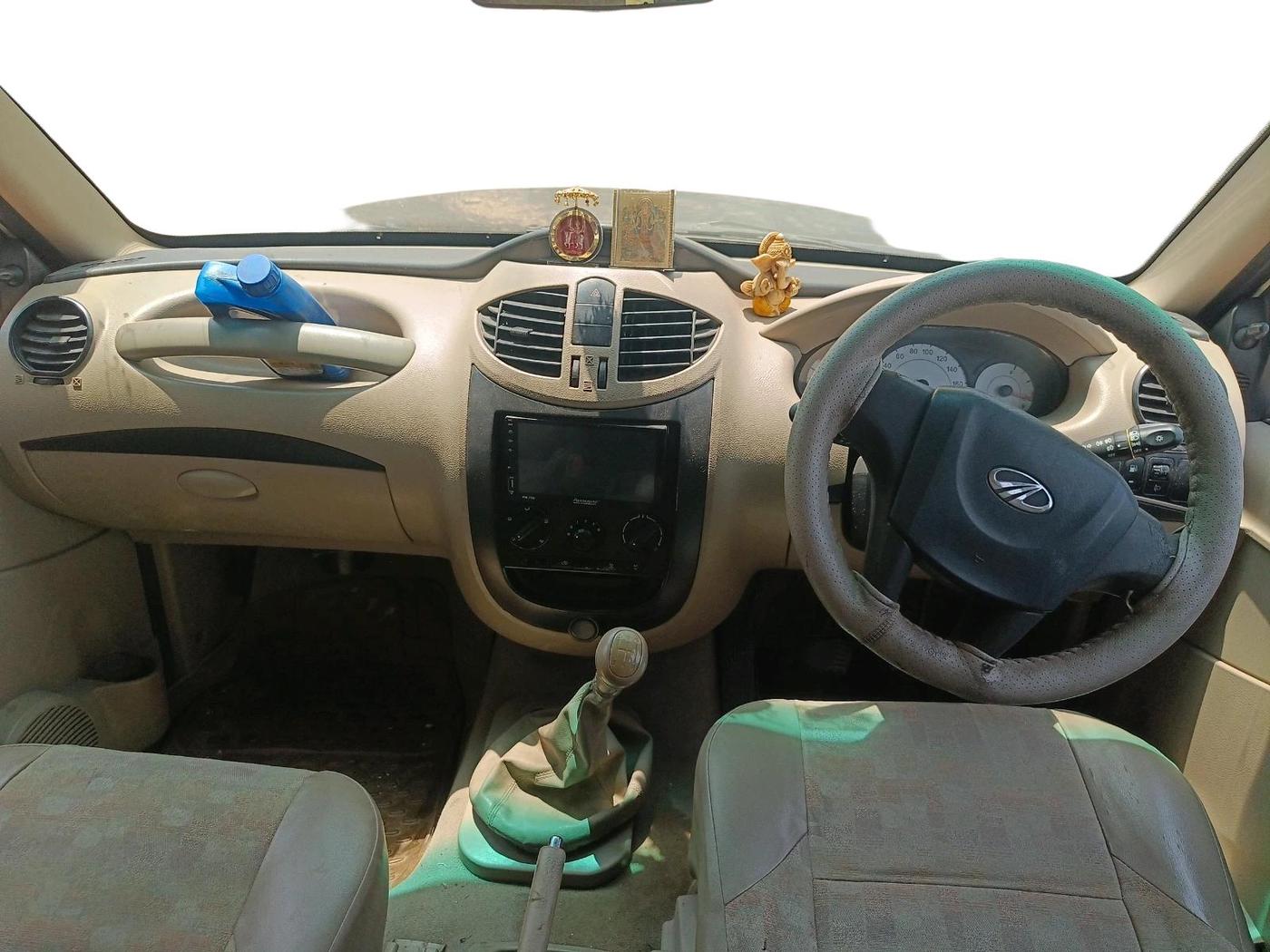 2015 Mahindra Xylo D4, Diesel, Manual, 1,25,985 km, interior