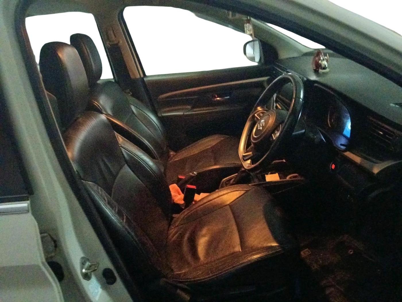 2021 Maruti XL6 ALPHA AT, Petrol, Automatic, 1,40,200 km, interior