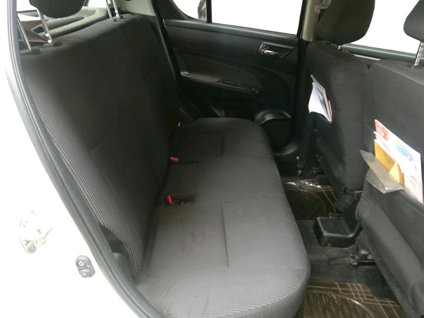 2014 Maruti Swift ZXI, CNG, Manual, 1,40,540 km, interior