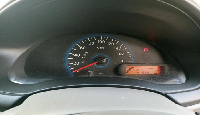2015 Datsun Go Plus T, Petrol, Manual, 41,359 km, interior