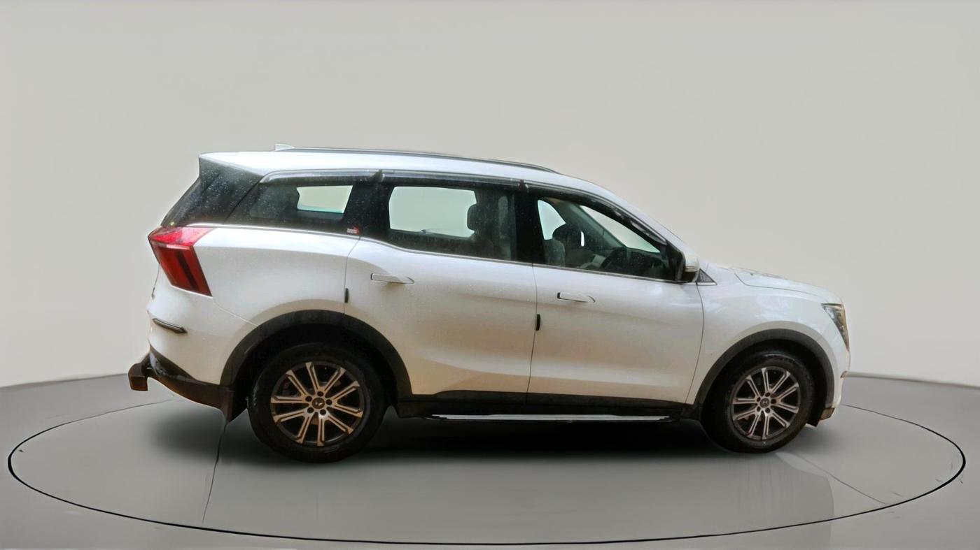 2022 Mahindra XUV700 AX 7 LUXURY P AT 7 STR, Petrol, Automatic, 36,674 km, exterior