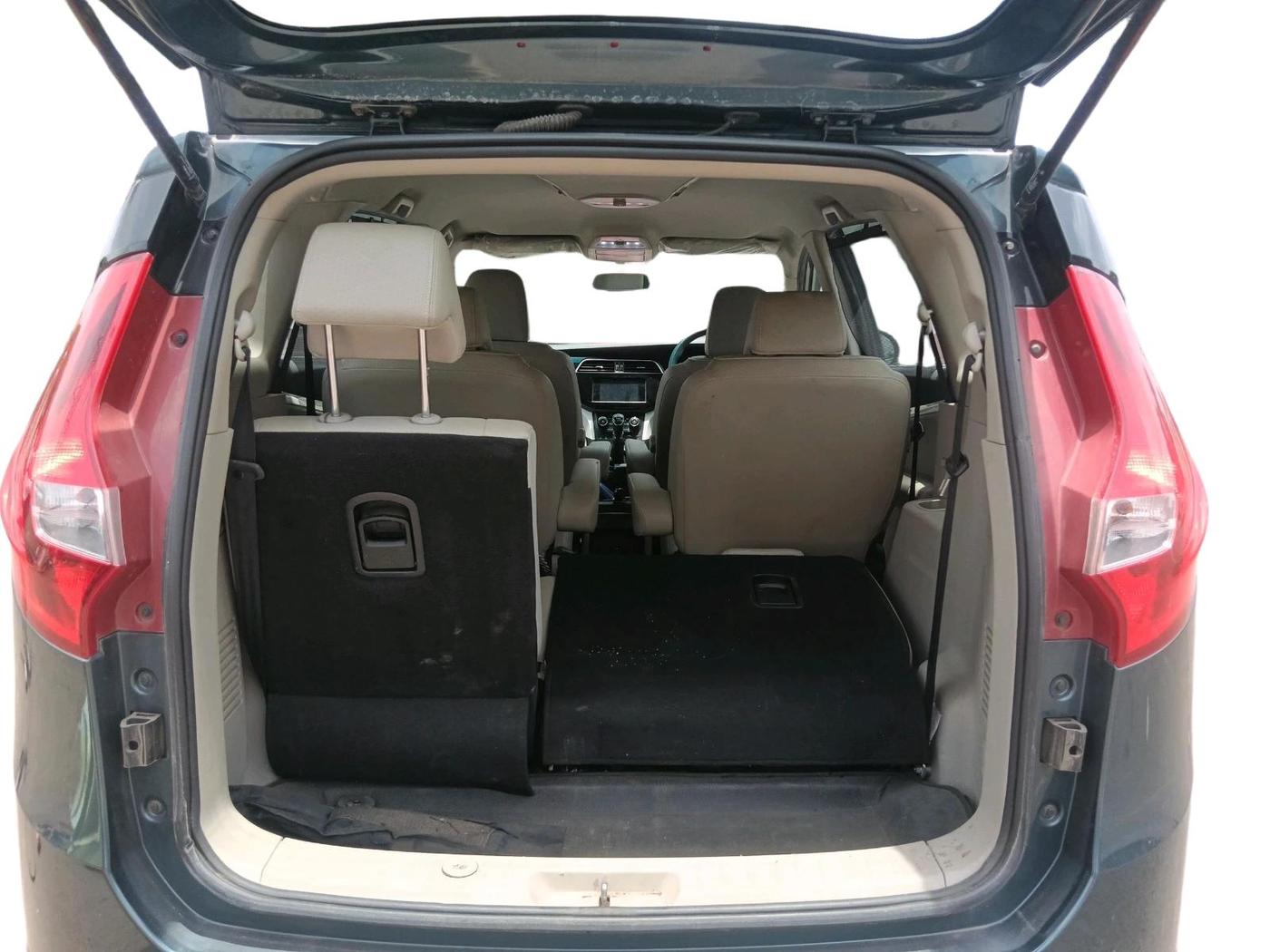 2019 Mahindra MARAZZO M8 7 STR, Diesel, Manual, 53,091 km, exterior