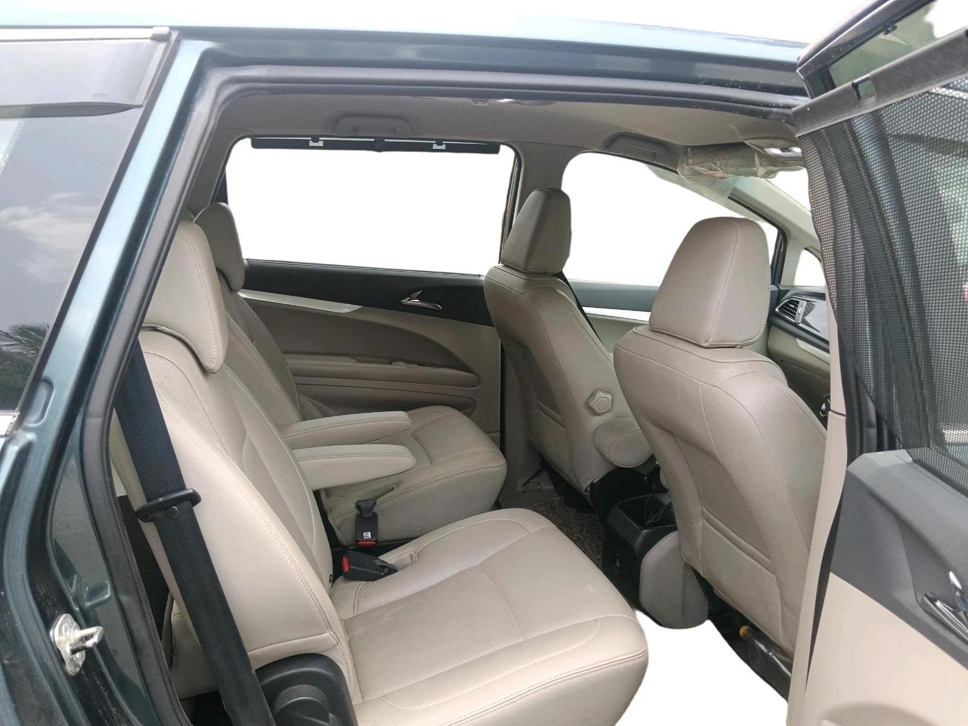 2019 Mahindra MARAZZO M8 7 STR, Diesel, Manual, 53,091 km, interior