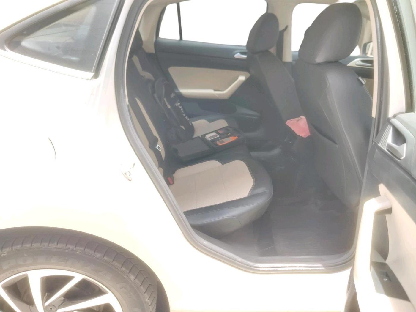 2022 Volkswagen VIRTUS TOPLINE TSI 1.0 AT, Petrol, Automatic, 78,854 km, interior