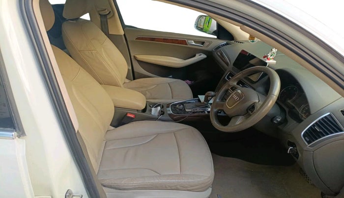 2012 Audi Q5 2.0 TDI QUATTRO, Diesel, Automatic, 1,74,639 km, interior