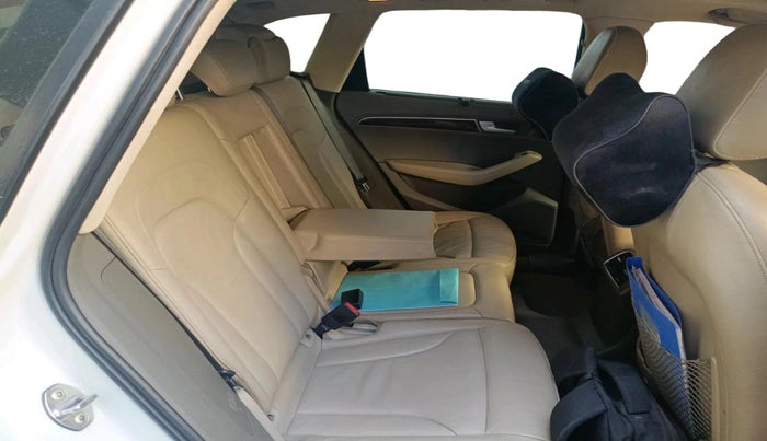 2012 Audi Q5 2.0 TDI QUATTRO, Diesel, Automatic, 1,74,639 km, interior