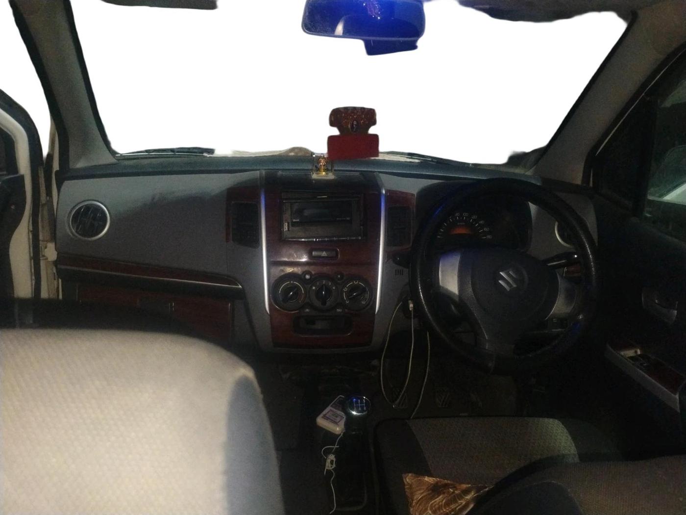 2011 Maruti Wagon R 1.0 LXI, Petrol, Manual, 1,40,001 km, interior
