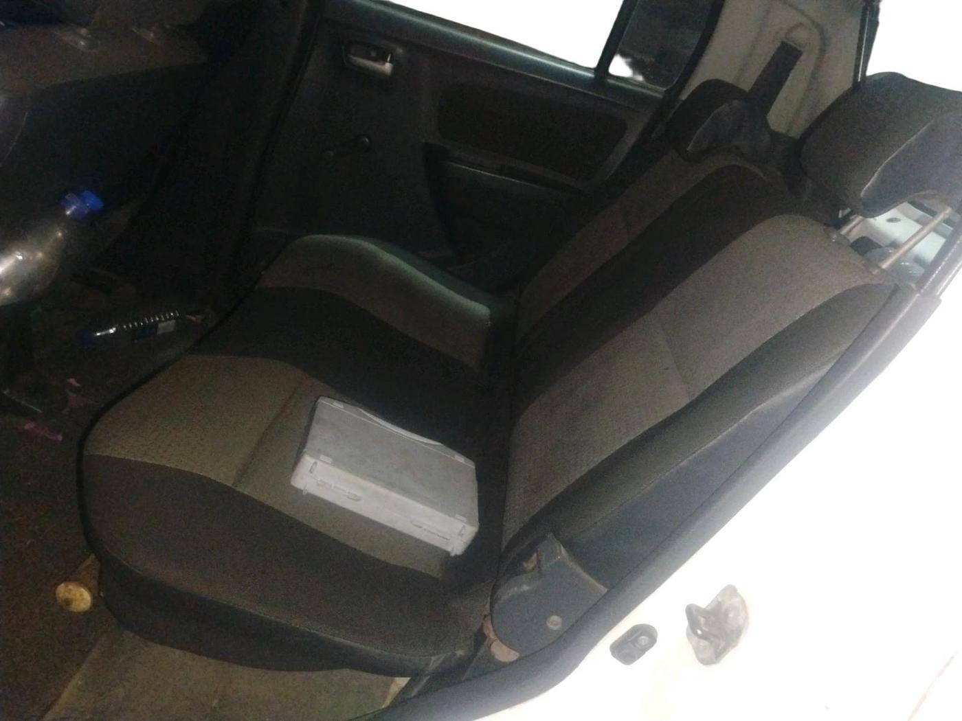 2011 Maruti Wagon R 1.0 LXI, Petrol, Manual, 1,40,001 km, interior