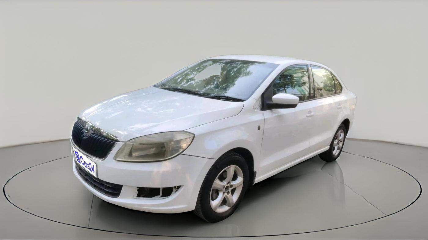 2013 Skoda Rapid AMBITION 1.6 TDI CR MT, Diesel, Manual, 1,11,809 km, exterior