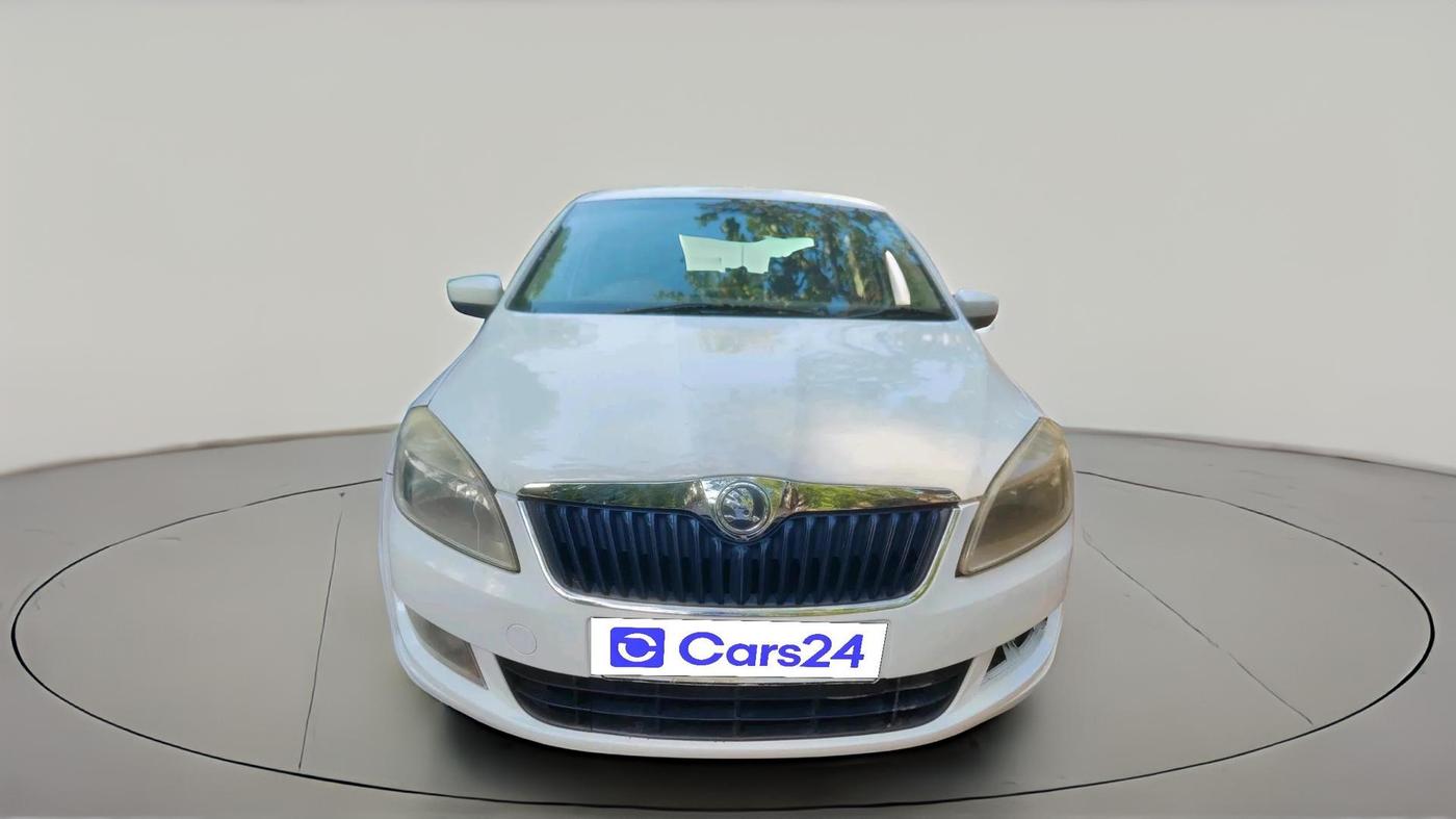 2013 Skoda Rapid AMBITION 1.6 TDI CR MT, Diesel, Manual, 1,11,809 km, exterior