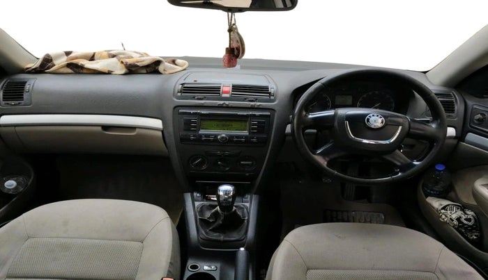 2009 Skoda Laura AMBIENTE 1.9 TDI MT, Diesel, Manual, 1,43,567 km, interior