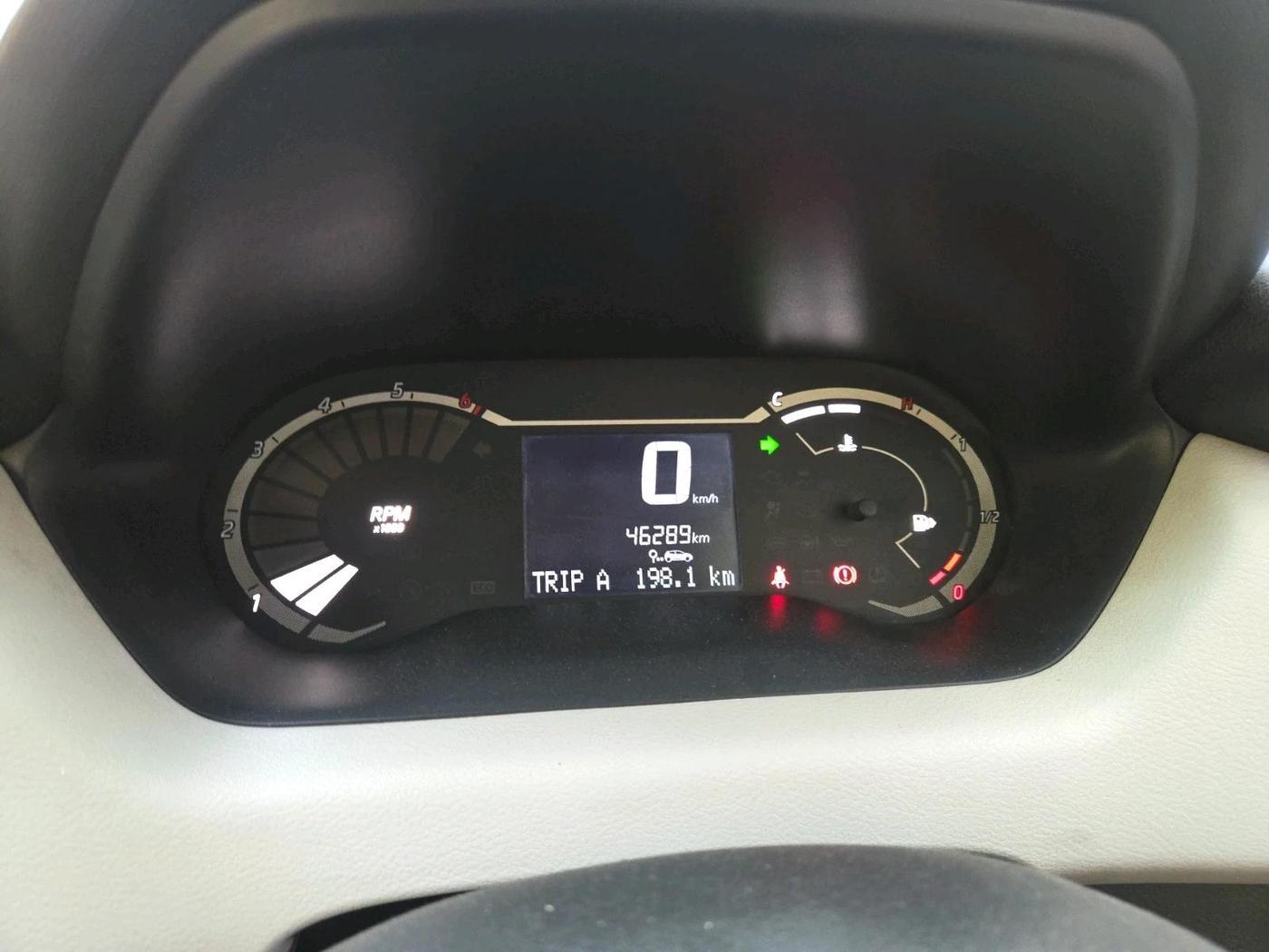 2022 Nissan MAGNITE XE, CNG, Manual, 46,289 km, interior
