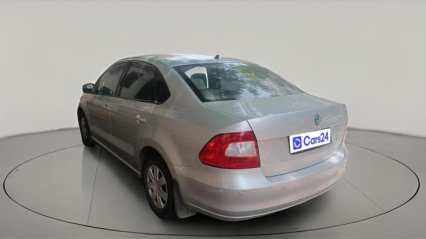 2012 Skoda Rapid AMBITION 1.6 TDI CR MT, Diesel, Manual, 1,92,862 km, exterior