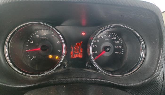 2016 Mahindra TUV300 T8, Diesel, Manual, 95,280 km, interior